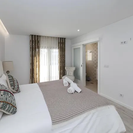 Casa Guerra Nyaraló Nazaré